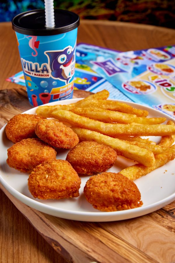 Nuggets de Pollo y Papas Fritas